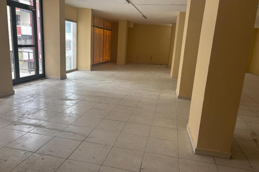 EYÜP GÜZELTEPE'DE CADDE ÜZERİ 240 M2 SATILIK DÜKKAN