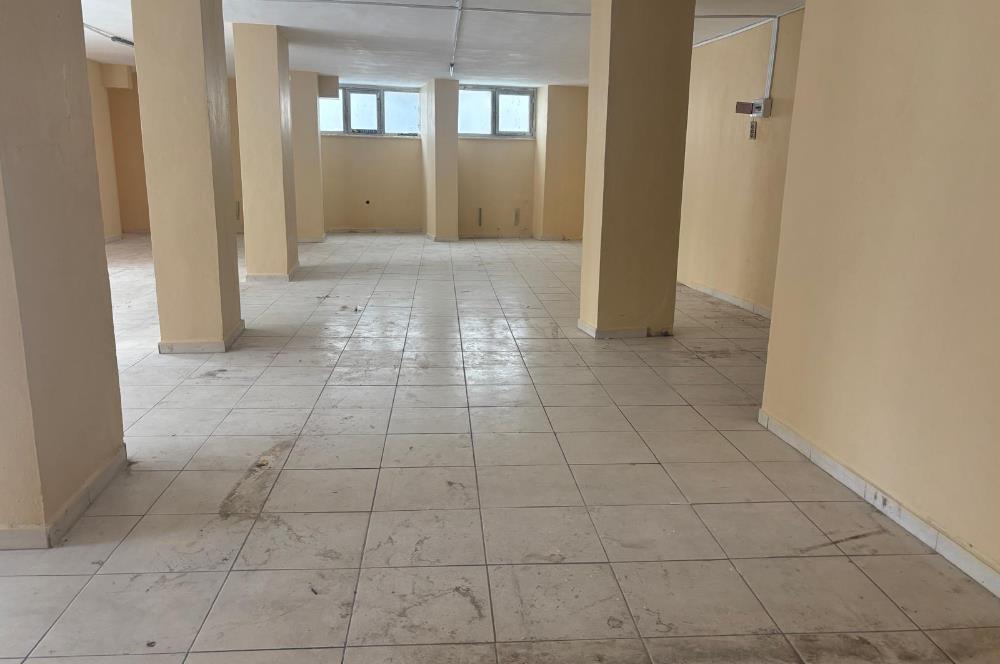 EYÜP GÜZELTEPE'DE CADDE ÜZERİ 240 M2 SATILIK DÜKKAN