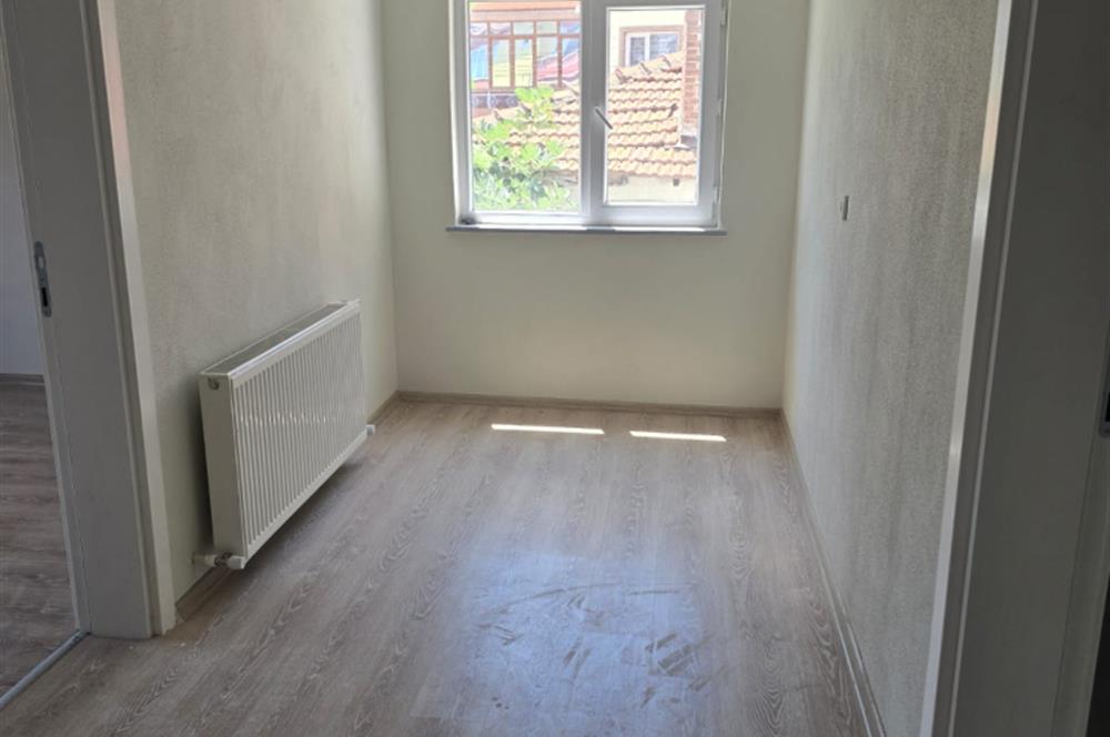 CENTURY 21 BAL GAYRİMENKUL'DEN EŞYASIZ İÇİ YENİLENMİŞ  2+1 ARAKAT DAİRE