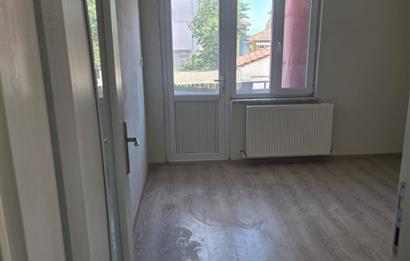 CENTURY 21 BAL GAYRİMENKUL'DEN EŞYASIZ İÇİ YENİLENMİŞ  2+1 ARAKAT DAİRE