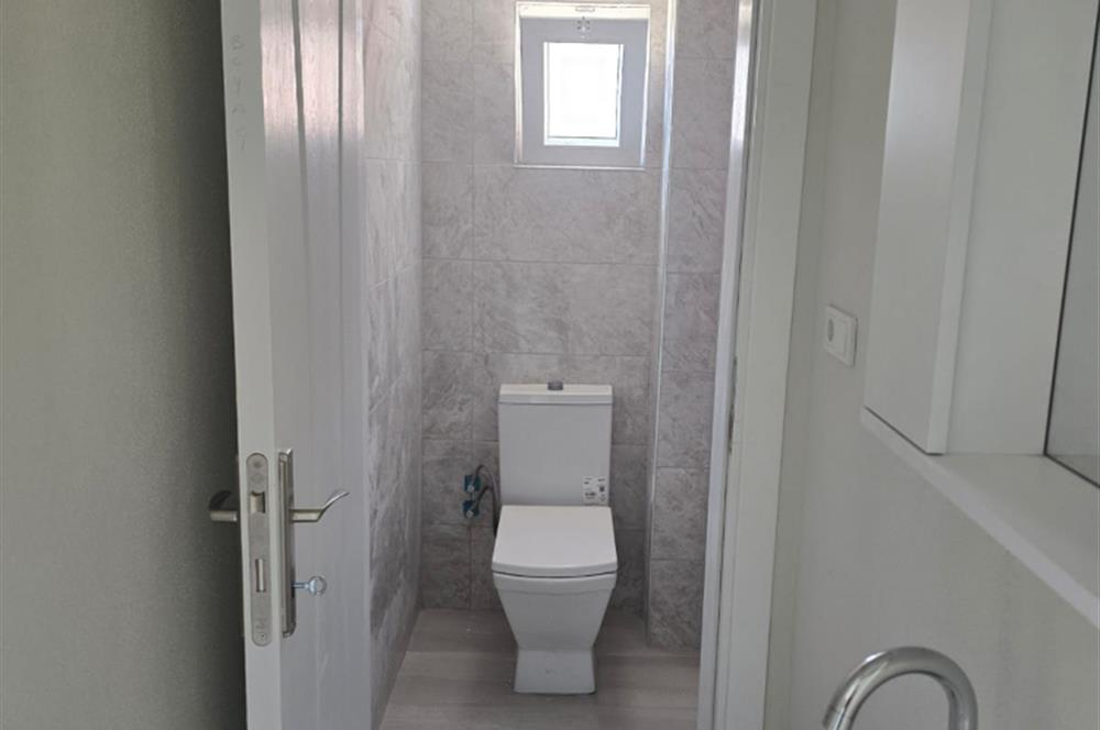 CENTURY 21 BAL GAYRİMENKUL'DEN EŞYASIZ İÇİ YENİLENMİŞ  2+1 ARAKAT DAİRE
