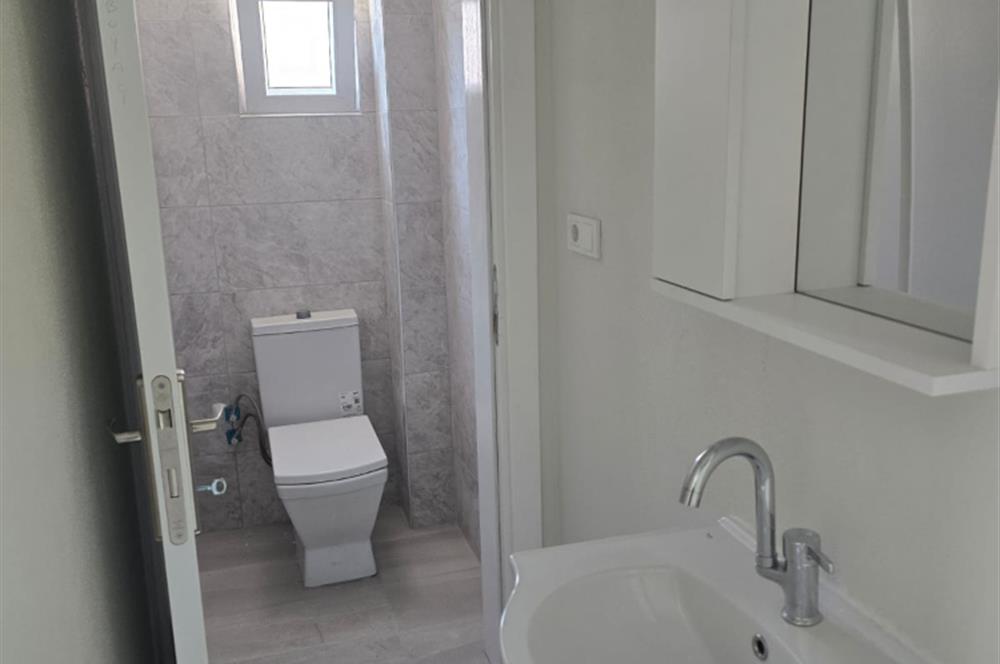 CENTURY 21 BAL GAYRİMENKUL'DEN EŞYASIZ İÇİ YENİLENMİŞ  2+1 ARAKAT DAİRE