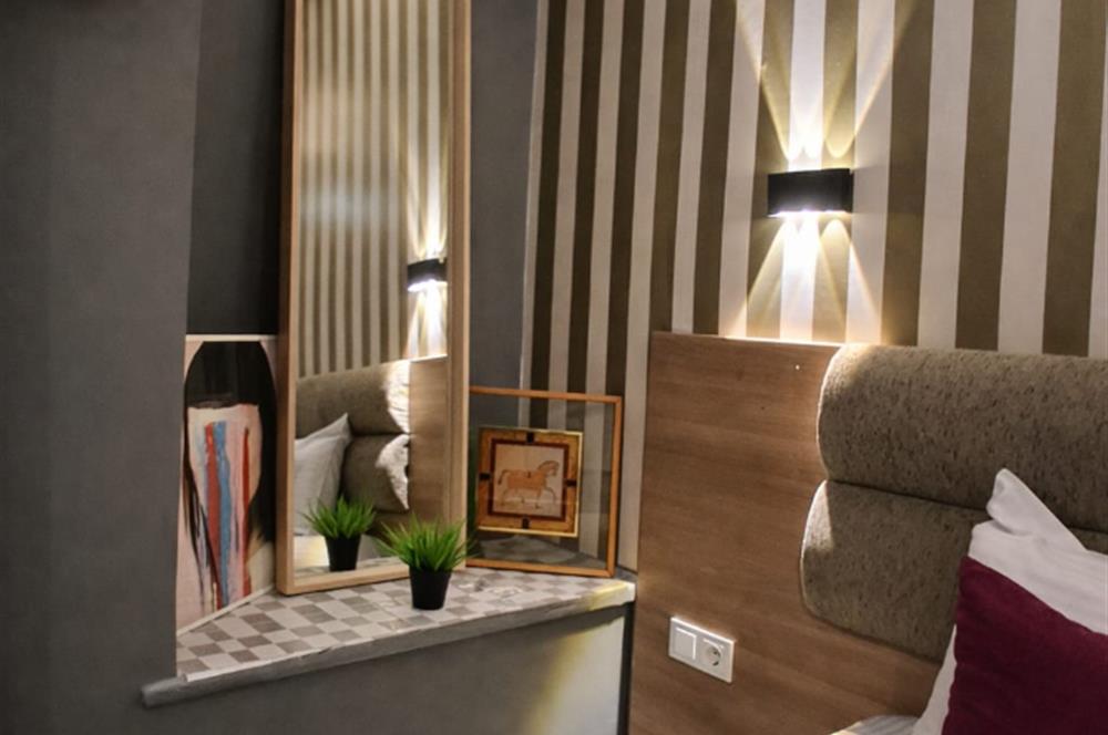 İSTİKLAL CADDESİ'NDE TARİHİN KALBİNDE SATILIK BİNA