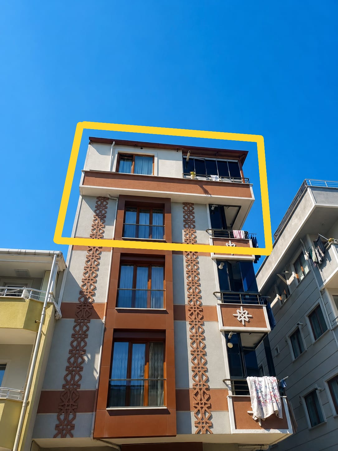 Sancaktepe'de Satılık 5+2 Üst Dubleks 2 Ayrı Daire Gibi Kullanım