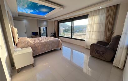 642 m2 ARSA İÇİNDE ÖZEL HAVUZLU TERASLI 6+1 SATILIK LÜKS VİLLA