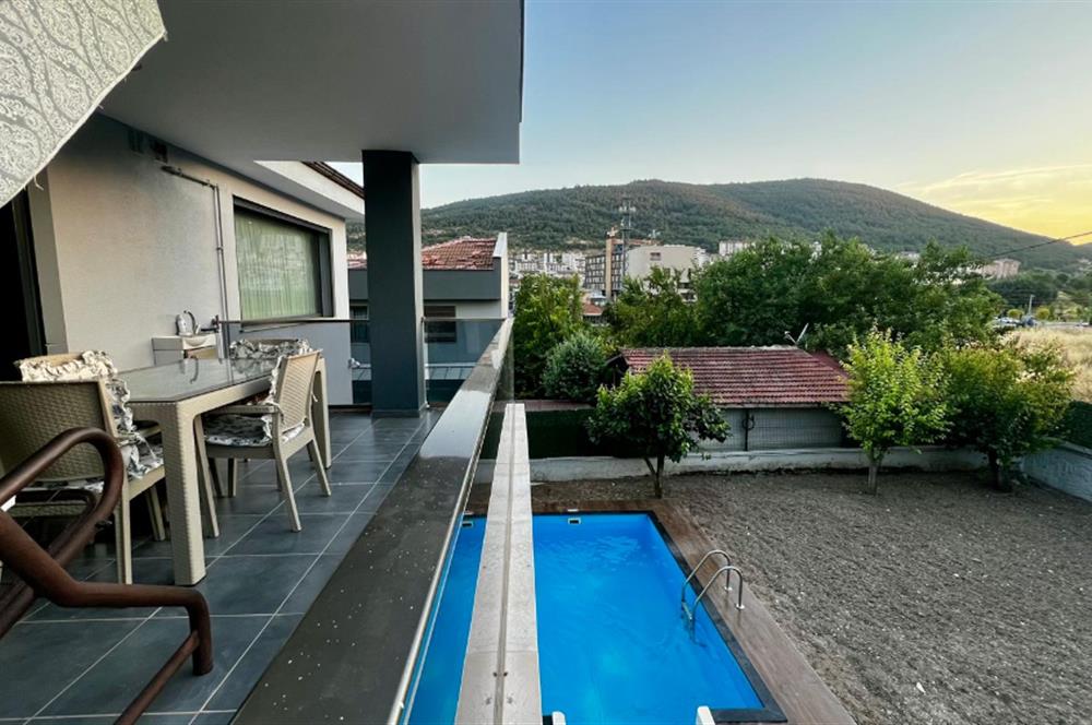 642 m2 ARSA İÇİNDE ÖZEL HAVUZLU TERASLI 6+1 SATILIK LÜKS VİLLA