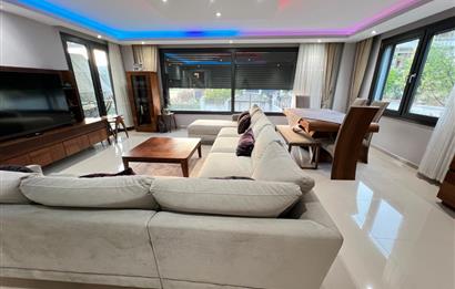 642 m2 ARSA İÇİNDE ÖZEL HAVUZLU TERASLI 6+1 SATILIK LÜKS VİLLA