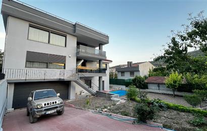 642 m2 ARSA İÇİNDE ÖZEL HAVUZLU TERASLI 6+1 SATILIK LÜKS VİLLA