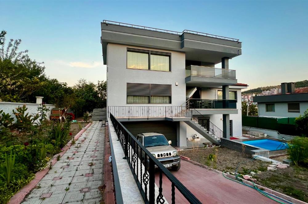 642 m2 ARSA İÇİNDE ÖZEL HAVUZLU TERASLI 6+1 SATILIK LÜKS VİLLA