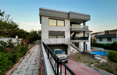 642 m2 ARSA İÇİNDE ÖZEL HAVUZLU TERASLI 6+1 SATILIK LÜKS VİLLA