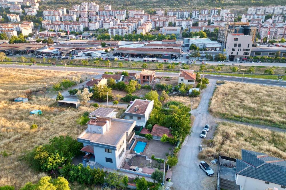 642 m2 ARSA İÇİNDE ÖZEL HAVUZLU TERASLI 6+1 SATILIK LÜKS VİLLA