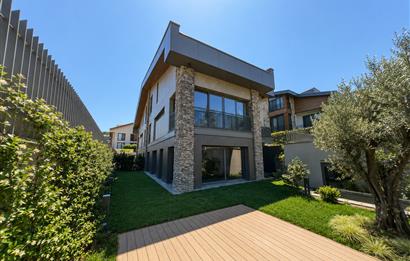 Zekeriyaköy'de Kiralık Sıfır 5+2 Ultra Lüks Villa