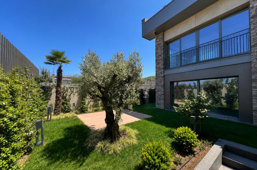 Zekeriyaköy'de Kiralık Sıfır 5+2 Ultra Lüks Villa