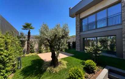 Zekeriyaköy'de Kiralık Sıfır 5+2 Ultra Lüks Villa