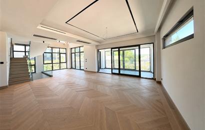 Zekeriyaköy'de Kiralık Sıfır 5+2 Ultra Lüks Villa