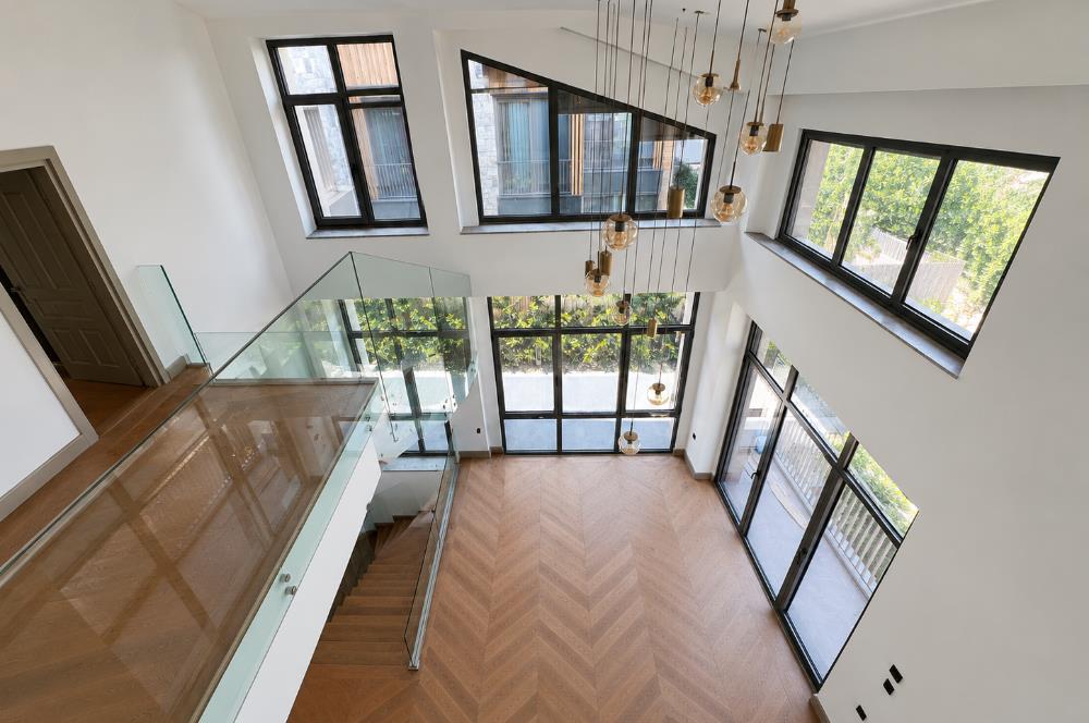 Zekeriyaköy'de Kiralık Sıfır 5+2 Ultra Lüks Villa