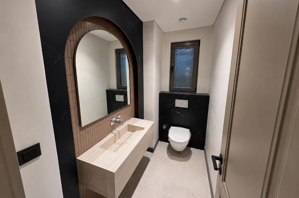 Zekeriyaköy'de Kiralık Sıfır 5+2 Ultra Lüks Villa