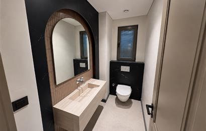 Zekeriyaköy'de Kiralık Sıfır 5+2 Ultra Lüks Villa