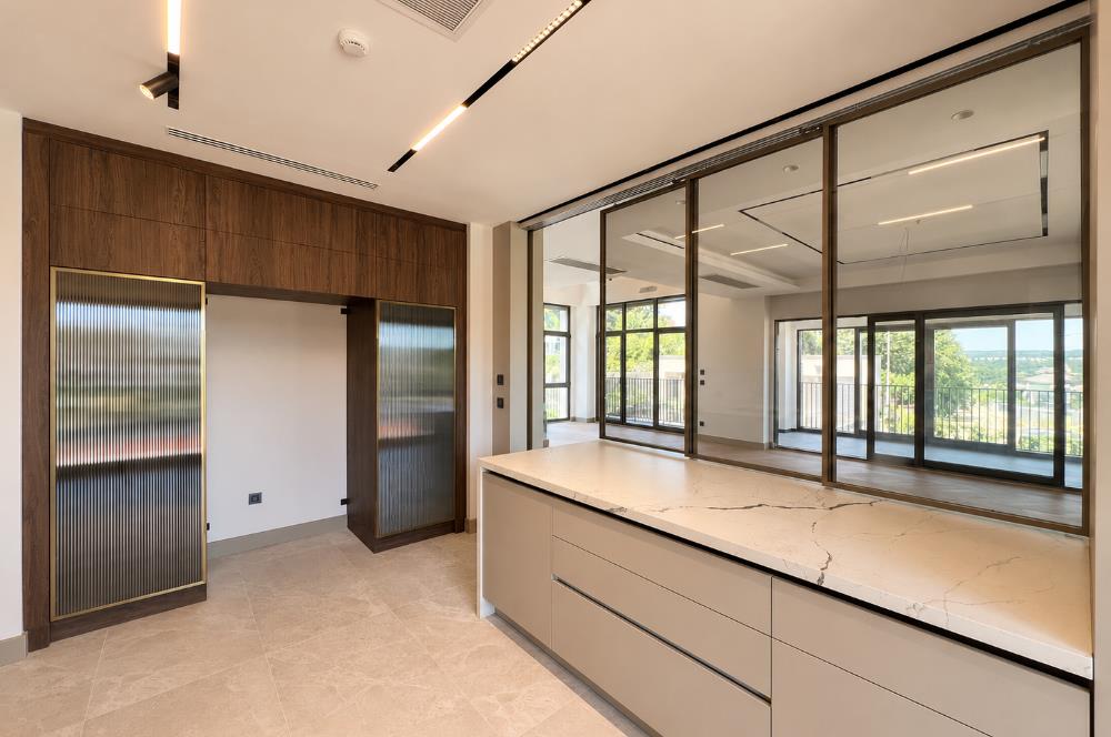Zekeriyaköy'de Kiralık Sıfır 5+2 Ultra Lüks Villa