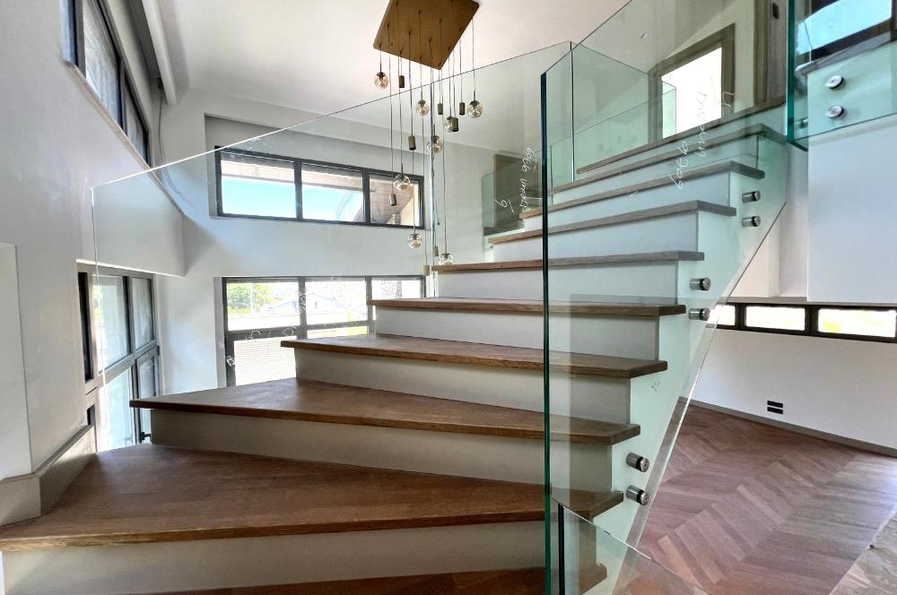 Zekeriyaköy'de Kiralık Sıfır 5+2 Ultra Lüks Villa
