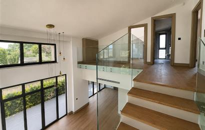 Zekeriyaköy'de Kiralık Sıfır 5+2 Ultra Lüks Villa