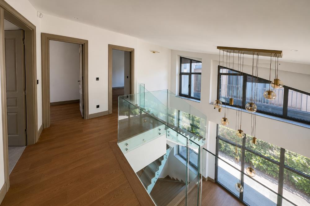 Zekeriyaköy'de Kiralık Sıfır 5+2 Ultra Lüks Villa