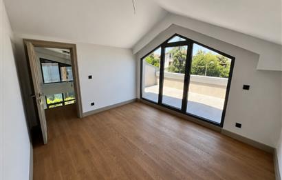 Zekeriyaköy'de Kiralık Sıfır 5+2 Ultra Lüks Villa