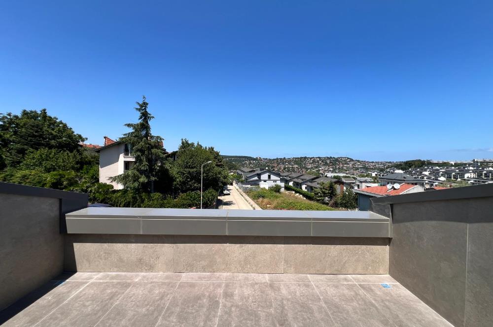Zekeriyaköy'de Kiralık Sıfır 5+2 Ultra Lüks Villa