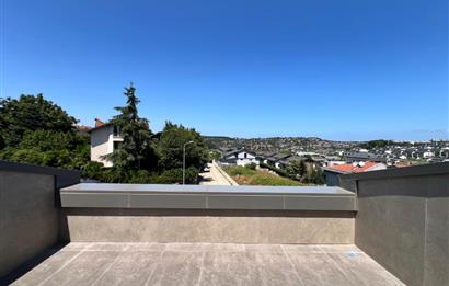 Zekeriyaköy'de Kiralık Sıfır 5+2 Ultra Lüks Villa