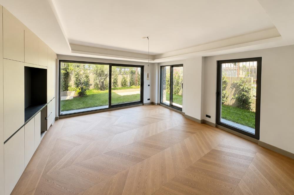 Zekeriyaköy'de Kiralık Sıfır 5+2 Ultra Lüks Villa