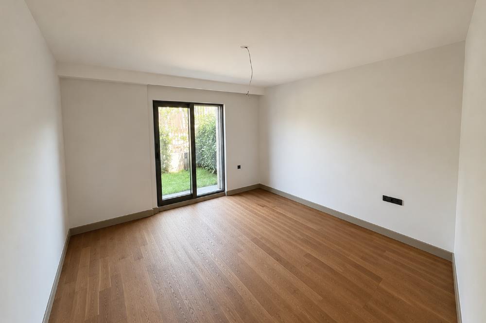 Zekeriyaköy'de Kiralık Sıfır 5+2 Ultra Lüks Villa