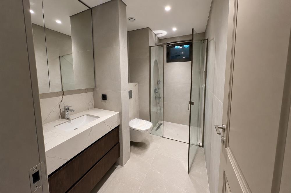 Zekeriyaköy'de Kiralık Sıfır 5+2 Ultra Lüks Villa