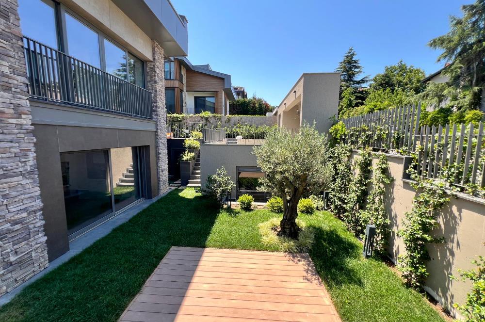 Zekeriyaköy'de Kiralık Sıfır 5+2 Ultra Lüks Villa