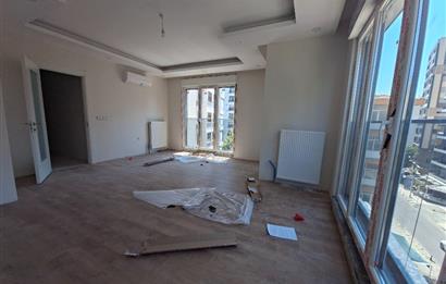 SUADİYE AYŞEÇAVUŞ KOMBİLİ 2+1 SIFIR 78m2 NET KULLANIM BALKONLU