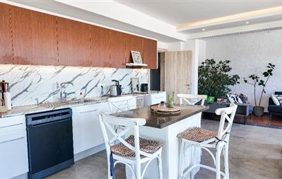Kemikler'de Manzaralı 3+1 Dubleks Villa