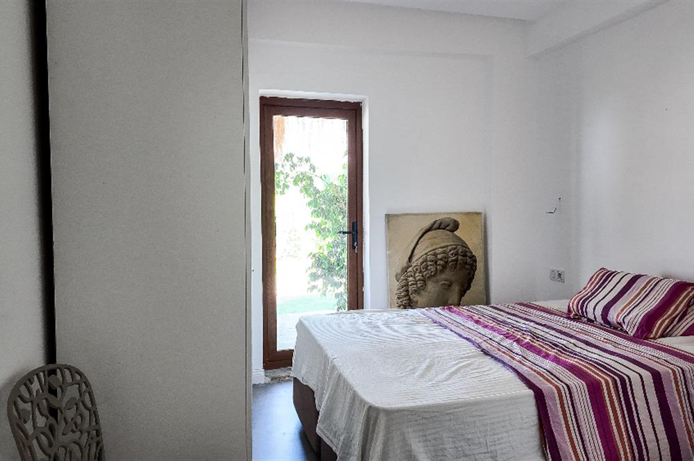 Kemikler'de Manzaralı 3+1 Dubleks Villa