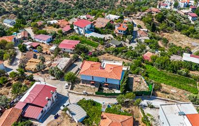 Kemikler'de Manzaralı 3+1 Dubleks Villa
