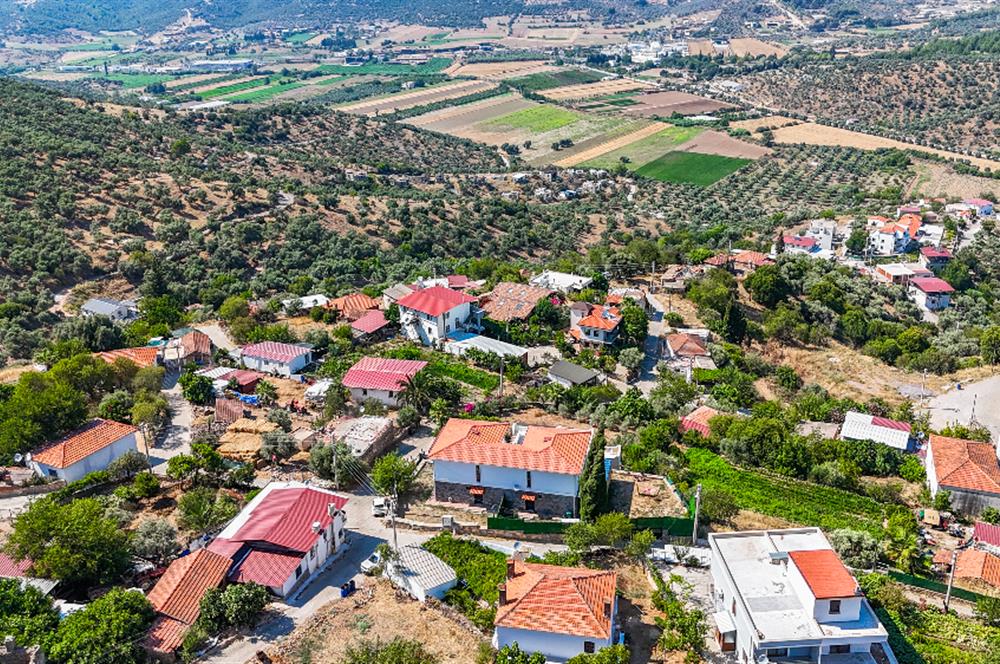 Kemikler'de Manzaralı 3+1 Dubleks Villa