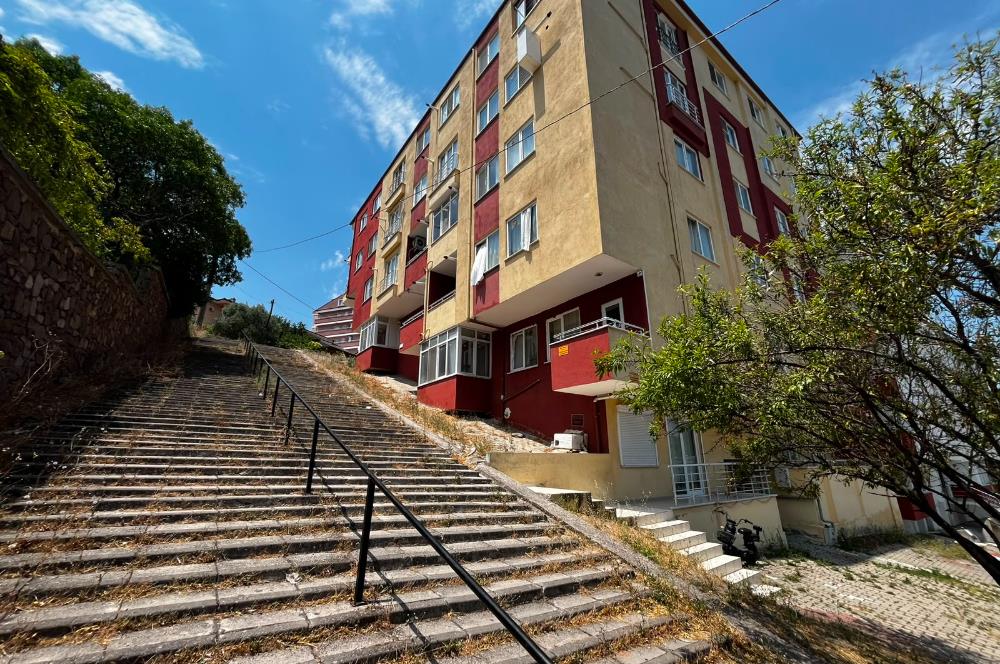 C21 BAL'dan Sütlüce Mah. NEF'e ve Soma Caddesi Yakını 1+1 Daire