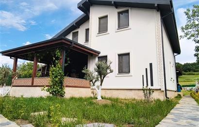 SAKARYA AŞIRLAR’DA SATILIK: ÖZEL TASARIM MÜSTAKİL VİLLA