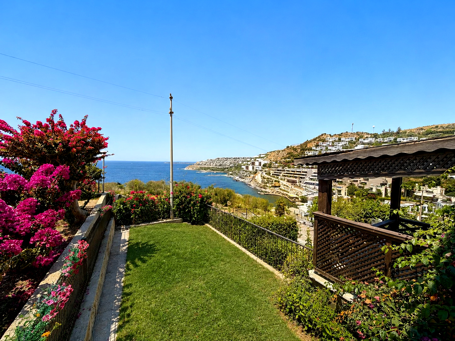 Bodrum Gündoğan Satılık 2+1 Villa Deniz Manzaralı Özel Plajlı