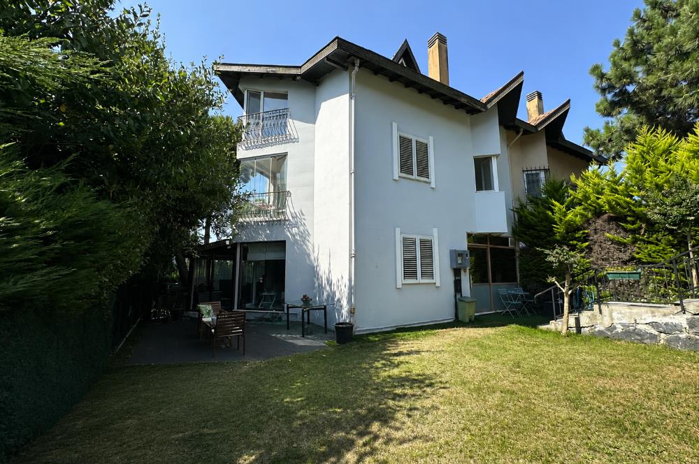 Doğa Manzaralı, Geniş Bahçeli, Ferah 4+2 Satılık Villa