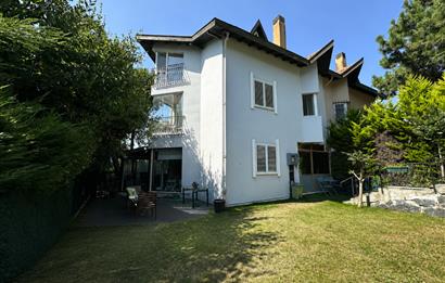 Doğa Manzaralı, Geniş Bahçeli, Ferah 4+2 Satılık Villa