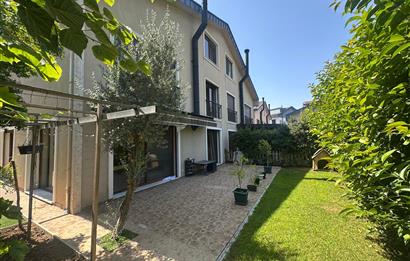 Zekeriyaköy'de Site İçinde Muhteşem 6+1 İkiz Villa
