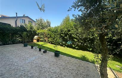 Zekeriyaköy'de Site İçinde Muhteşem 6+1 İkiz Villa