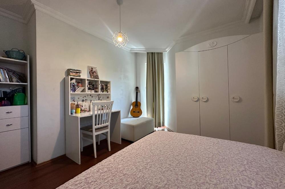 Doğa Manzaralı, Geniş Bahçeli, Ferah 4+2 Satılık Villa