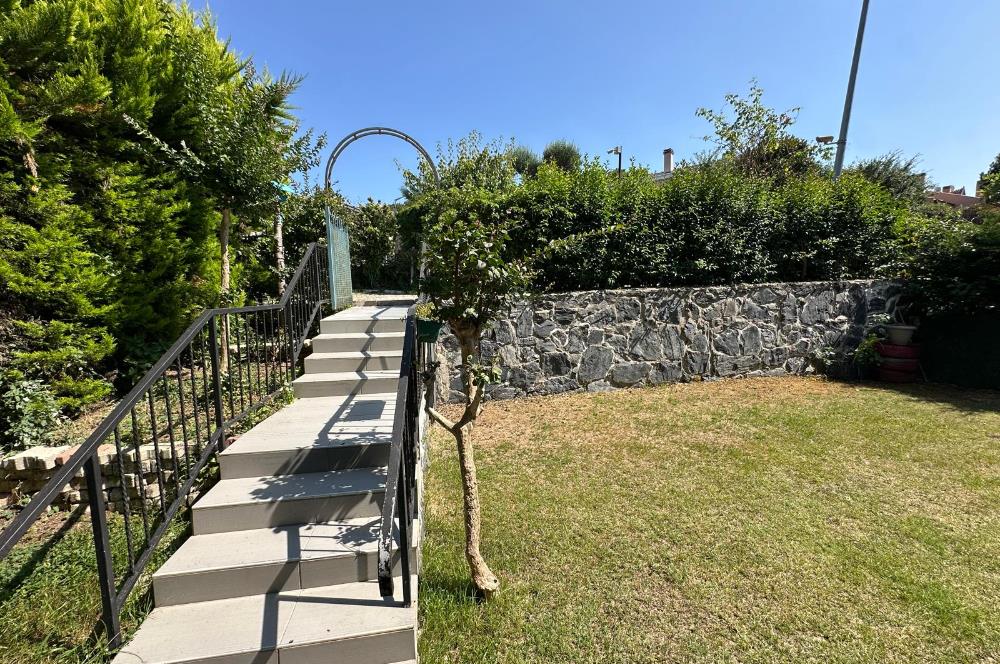 Doğa Manzaralı, Geniş Bahçeli, Ferah 4+2 Satılık Villa