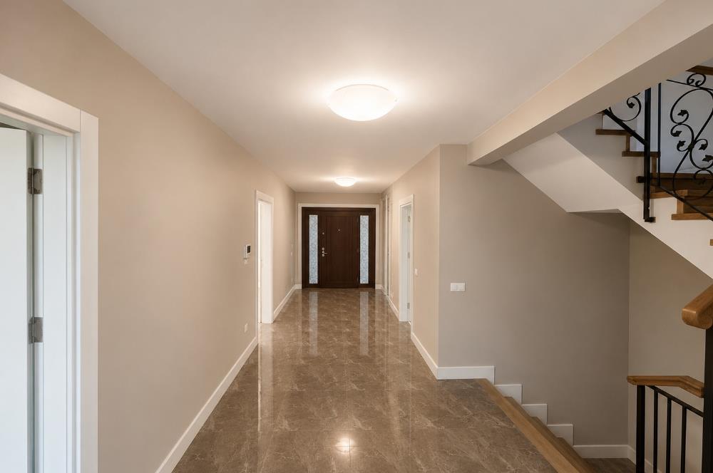 Zekeriyaköy'de Site İçinde Muhteşem 6+1 İkiz Villa