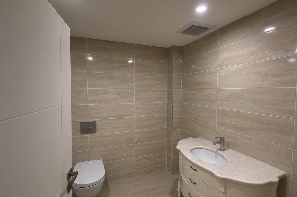 Zekeriyaköy'de Site İçinde Muhteşem 6+1 İkiz Villa