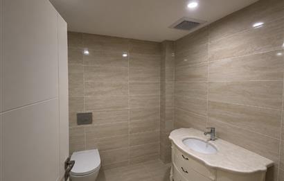 Zekeriyaköy'de Site İçinde Muhteşem 6+1 İkiz Villa
